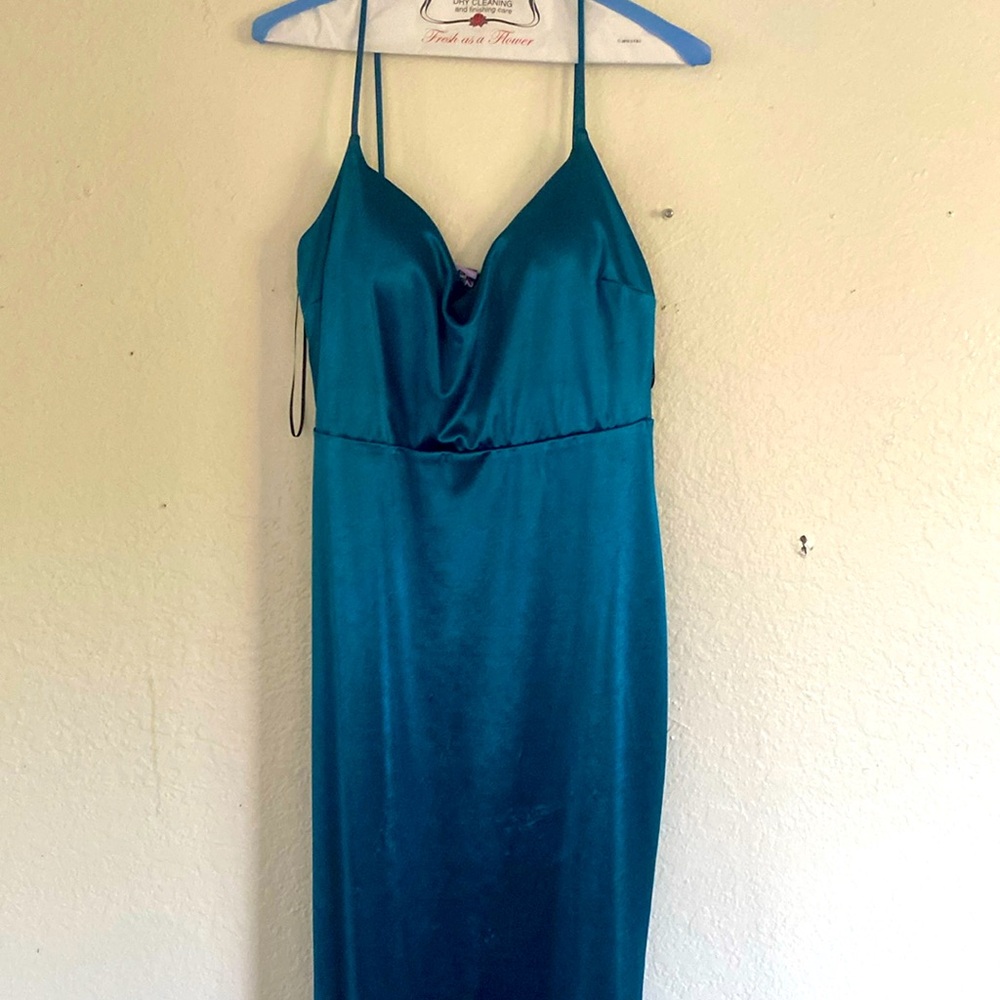 Windsor Maxi dress, size L green color, great conditions